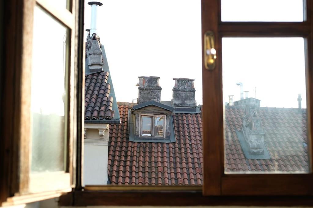 Charming Attic In Centre Apartment *